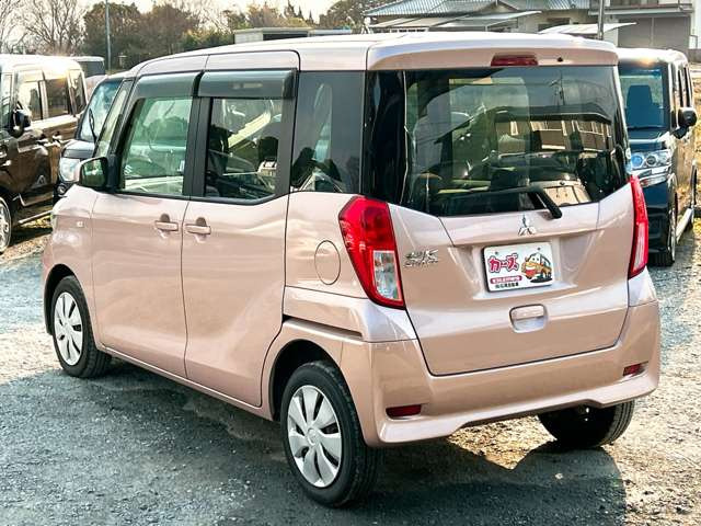 ���X�ł͌y�����Ԃ��畁�ʎԂ܂ŕ��L���I�[�����[�J�[�̎Ԏ�E�F�E�O���[�h��L�x�ɑ����Ă���܂��B