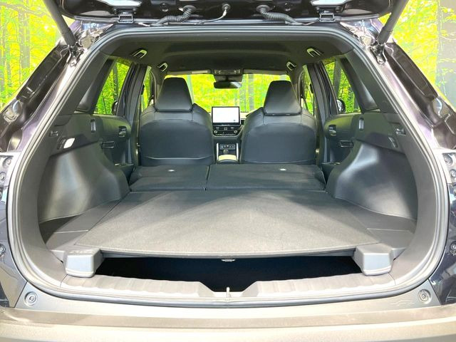 ���i�̂���������ʋ΁A���}���ɏ\���ȉ׎��X�y�[�X���m�ۂ��Ă���܂��B�Z�J���h�V�[�g��|���ƁA�傫�ȉו��̐ύڂ��\�ł���