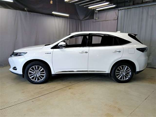 ハリアー2.5 ハイブリッド E-Four プレミアム アドバンスドパッケージ 4WD