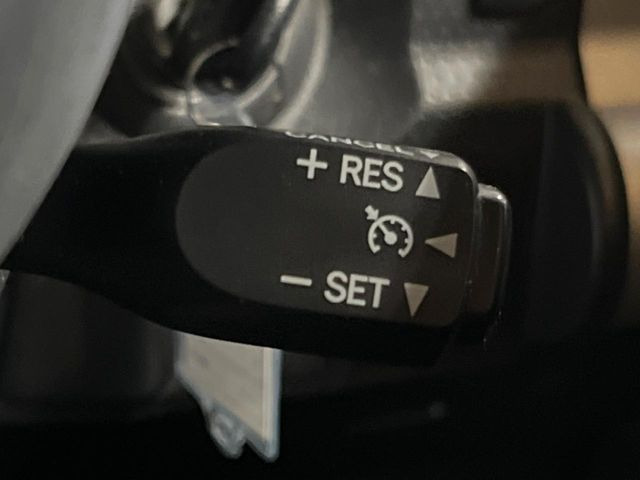 �y�N���[�Y�R���g���[���z�������H�����N���N���s�B�A�N�Z���𗣂��Ă���葬�x�ő��s���ł��A�������^�]���̕��S���y��!�����E�������ȒP�ȃX�C�b�`����Œ����ł��܂��B