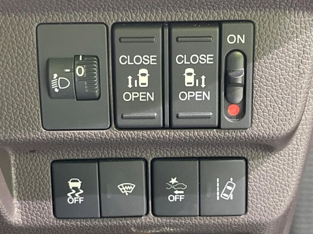 �y�����p���[�X���C�h�h�A�z�X�}�[�g�L�[��^�]�Ȃ̃X�C�b�`�Ō�ȗ����X���C�h�h�A�̊J���\���d��������͂����ăh�A���J����K�v�������A�����Ȃ��q�l�ł��ȒP�ɊJ���߂ł����K�ł���