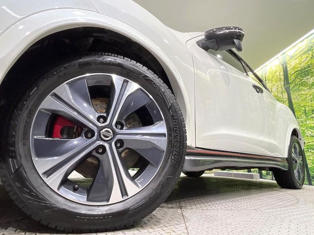 �y����17�C���`�A���~�z�C�[���z�O�ςɃ}�b�`���������A���~�z�C�[���𑕒����Ă���܂��B�e��ЊO�A���~�z�C�[����A�X�^�b�h���X�^�C�����戵�����Ă���܂��B���񂲑��k����������