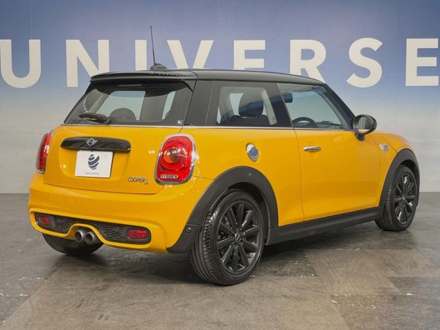 �������t�т̕ۏ؂̑��A���S�̍Œ�3�N�E���s�������ۏ�(�L��)�����p�ӁB�A���Ԃ����S���Ă��y���݂���������l�A�ۏؓ��e���[���͂������A�����_��&�I�C�������⃍�[�h�T�[�r�X���t�т��Ă���܂��B