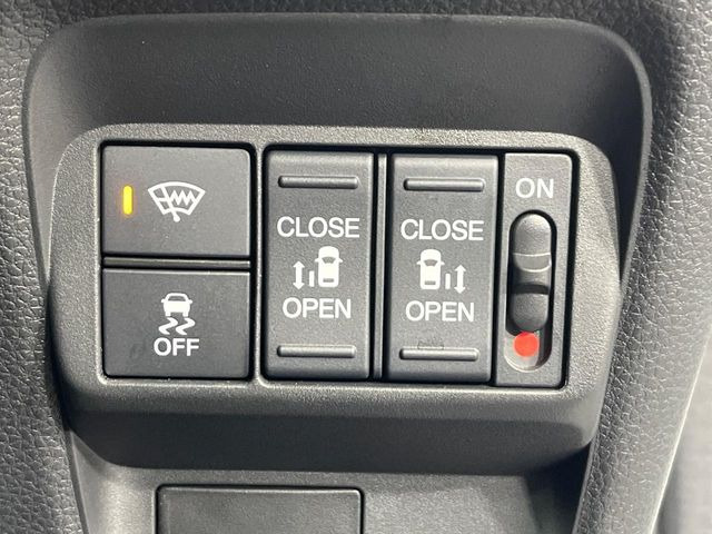 �y�����p���[�X���C�h�h�A�z�X�}�[�g�L�[��^�]�Ȃ̃X�C�b�`�Ō�ȗ����X���C�h�h�A�̊J���\���d��������͂����ăh�A���J����K�v�������A�����Ȃ��q�l�ł��ȒP�ɊJ���߂ł����K�ł���