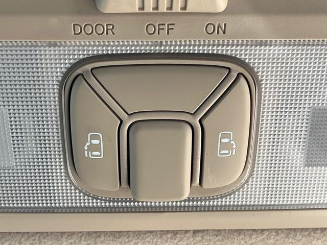 �y�����p���[�X���C�h�h�A�z�X�}�[�g�L�[��^�]�Ȃ̃X�C�b�`�Ō�ȗ����X���C�h�h�A�̊J���\���d��������͂����ăh�A���J����K�v�������A�����Ȃ��q�l�ł��ȒP�ɊJ���߂ł����K�ł���