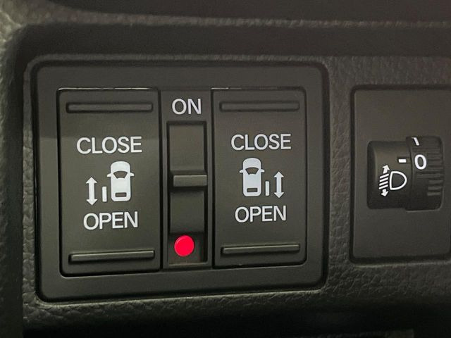 �y�����p���[�X���C�h�h�A�z�X�}�[�g�L�[��^�]�Ȃ̃X�C�b�`�Ō�ȗ����X���C�h�h�A�̊J���\���d��������͂����ăh�A���J����K�v�������A�����Ȃ��q�l�ł��ȒP�ɊJ���߂ł����K�ł���