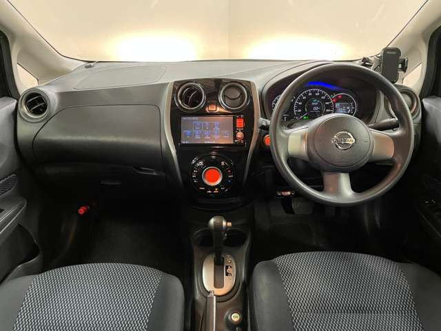 ���D�݂̃I�v�V�����𑕒����Č�[�Ԃ��邱�Ƃ��\�ł��B�i�r�E�o�b�N�J�����EETC�E��ȃt���b�v�_�E�����j�^�[�E�R�[�e�B���O�E�V�[�g�J�o�[�E�h���C�u���R�[�_�[�E�G���W���X�^�[�^�[ �ȂǂȂǎ戵����!