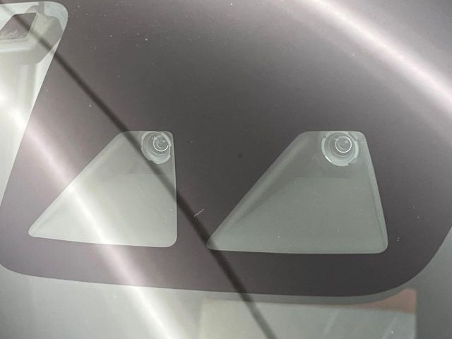 �y�X�}�[�g�A�V�X�g�z���s���ɑO���̎ԗ�����F�����A�Փ˂������Ȏ��͌x��ƃu���[�L�ŏՓˉ���Ɣ�Q�y�����A�V�X�g�B�����S�Ƀh���C�u�����y���݂��������܂��B