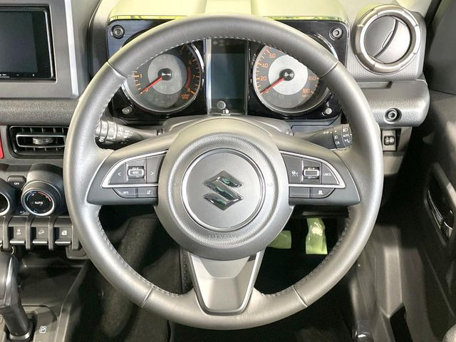 �y�����v�����X�e�A�����O�z�㎿�Ȋv���g�p���邱�ƂŁA��ɂ����������݂ƂĂ��^�]���₷���n���h���ł���