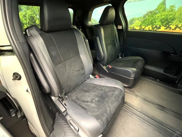 ���ڒ����̓E�H�[�N�X���[�ƂȂ��Ă���܂��B���ڂƎO��ڂ̈ړ�����~�肪�Ƃ��Ă��y�ɂȂ�̂ŁA���~��̍ۂ��X�g���X�������邱�Ƃ͂���܂����