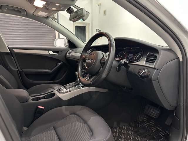 A42.0 TFSI クワトロ 4WD