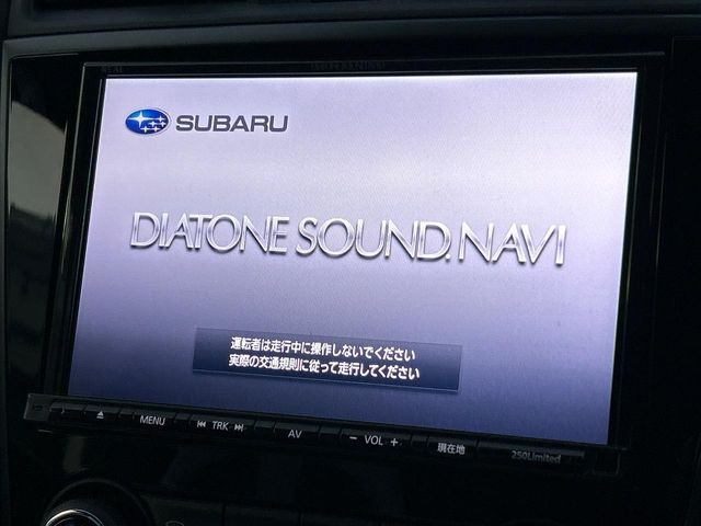 �y�����i�r�z�l�C�̏����i�r�𑕔����Ă���܂��B�i�r�̎g���₷���͂������A�I�[�f�B�I�@�\���[��!�L�����v�◷�s�͂������A�ʋ΂┃�����ȂǕ��i�̃h���C�u���y�����Ȃ�͂���