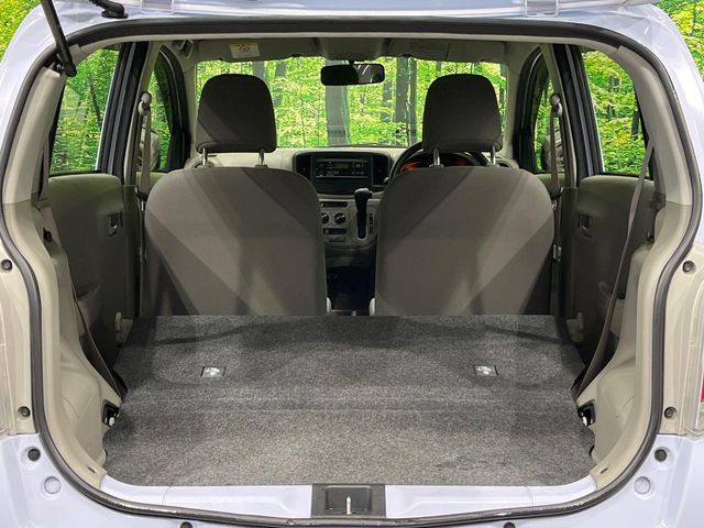 ���i�̂���������ʋ΁A���}���ɏ\���ȉ׎��X�y�[�X���m�ۂ��Ă���܂��B�Z�J���h�V�[�g��|���ƁA�傫�ȉו��̐ύڂ��\�ł���