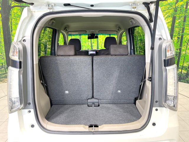 ���i�̂���������ʋ΁A���}���ɏ\���ȉ׎��X�y�[�X���m�ۂ��Ă���܂��B�Z�J���h�V�[�g��|���ƁA�傫�ȉו��̐ύڂ��\�ł���