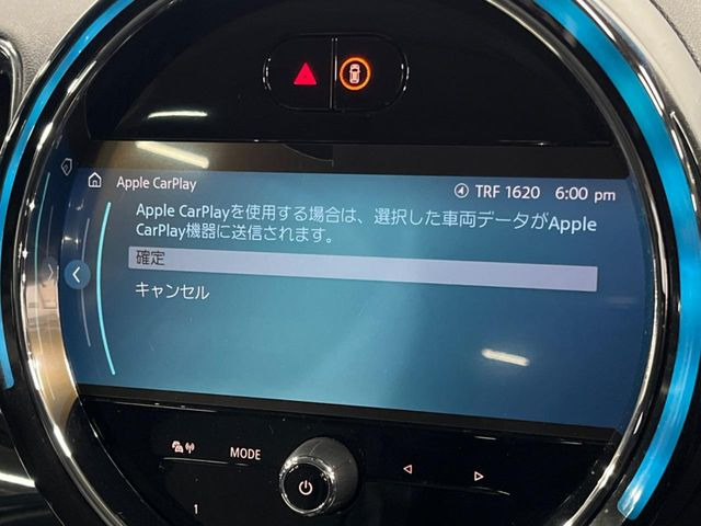 ��Apple Car Play:�X�}�z�Ƃ̗L���ڑ��ŁA�i�r�E�I�[�f�B�I�Đ��ȂǃX�}�z�̃A�v���@�\����ʂł��g����֗��@�\�ł�!