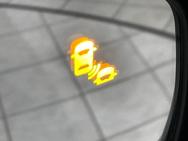 �y�u���C���h�X�|�b�g�C���t�H���[�V�����z���s���A�h�A�~���[�̎��p�ɂȂ�₷���ӏ��Ɍ㑱�Ԃ��ڋ߂���ƃT�C�h�~���[�t�߂Ɍx����\���A�h���C�o�[�ɒ��ӊ��N�����Ă���܂��B