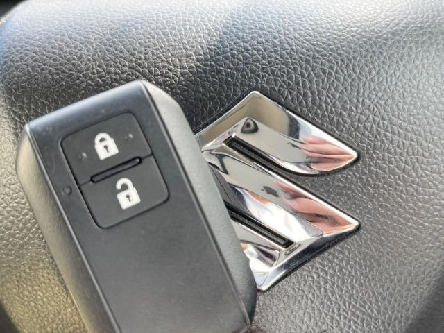 �y�L�[���X�X�^�[�g�V�X�e���z�J�o����|�P�b�g�ɓ��ꂽ�܂܂ł��h�A�̎{���E�������\�ȃX�}�[�g�L�[�𑕔��B�G���W���̃I���E�I�t�����J�M�����o���K�v����������Ƃ��Ă��֗��ł���