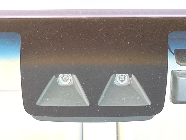 �y�X�}�[�g�A�V�X�g�z���s���ɑO���̎ԗ�����F�����A�Փ˂������Ȏ��͌x��ƃu���[�L�ŏՓˉ���Ɣ�Q�y�����A�V�X�g�B�����S�Ƀh���C�u�����y���݂��������܂��B