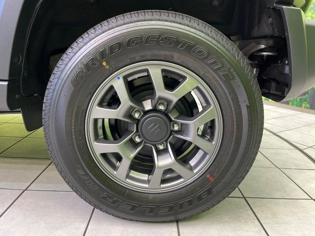 �y���������C���`�A���~�z�C�[���z�O�ςɃ}�b�`���������A���~�z�C�[���𑕒����Ă���܂��B�e��ЊO�A���~�z�C�[����A�X�^�b�h���X�^�C�����戵�����Ă���܂��B���񂲑��k����������