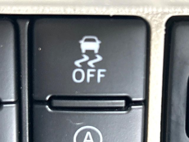 �y������h�~���u�z�ԗ��̉���������m����ƁA�����I�Ɏԗ��̐i�s������ۂ悤�Ɏԗ��𐧌䂵�܂��B�J�̓��ȂǊ���₷���H�ʏ󋵂ł����S�ȉ^�]���\�ł��B