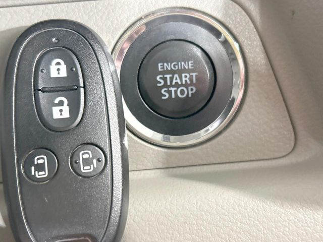 �y�L�[���X�X�^�[�g�V�X�e���z�J�o����|�P�b�g�ɓ��ꂽ�܂܂ł��h�A�̎{���E�������\�ȃX�}�[�g�L�[�𑕔��B�G���W���̃I���E�I�t�����J�M�����o���K�v����������Ƃ��Ă��֗��ł���