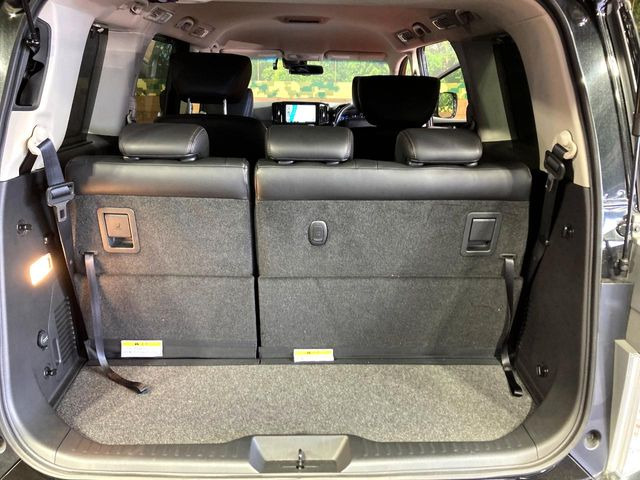 ���i�̂���������ʋ΁A���}���ɏ\���ȉ׎��X�y�[�X���m�ۂ��Ă���܂��B�Z�J���h�V�[�g��|���ƁA�傫�ȉו��̐ύڂ��\�ł���