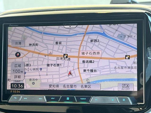 ���J���b�c�F���A���̃i�r�̓t���Z�O�����\�BCD/DVD�Đ��EBluetooth�ڑ��\�ł��B