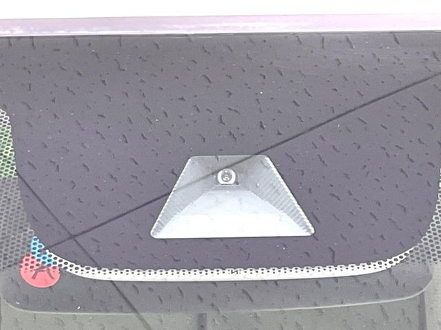 �y�z���_�Z���V���O�z���s���ɑO���̎ԗ�����F�����A�Փ˂������Ȏ��͌x��ƃu���[�L�ŏՓˉ���Ɣ�Q�y�����A�V�X�g�B�����S�Ƀh���C�u�����y���݂��������܂��B