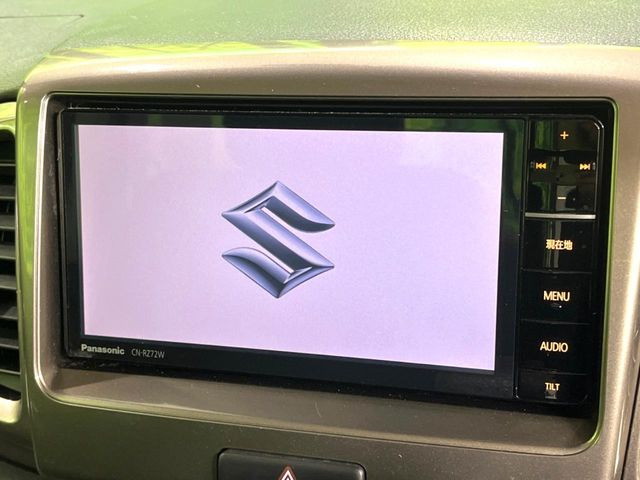 �y�����i�r�z�l�C�̏����i�r�𑕔����Ă���܂��B�i�r�̎g���₷���͂������A�I�[�f�B�I�@�\���[��!�L�����v�◷�s�͂������A�ʋ΂┃�����ȂǕ��i�̃h���C�u���y�����Ȃ�͂���