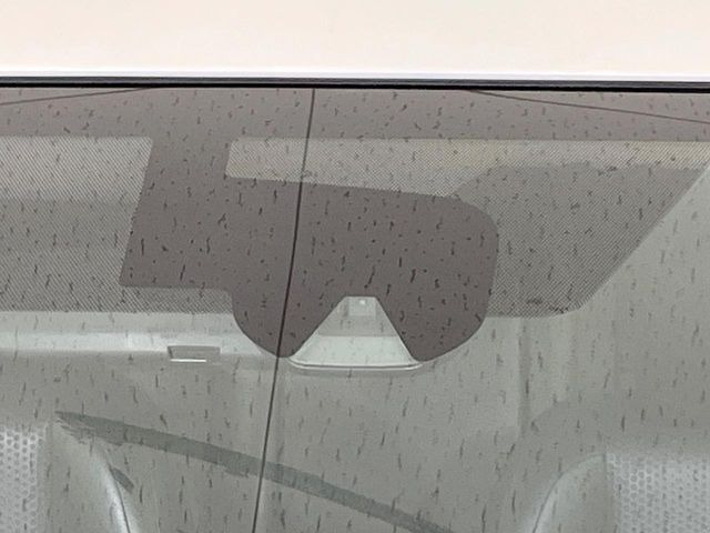 �y�G�}�[�W�F���V�[�u���[�L�z���s���ɑO���̎ԗ�����F�����A�Փ˂������Ȏ��͌x��ƃu���[�L�ŏՓˉ���Ɣ�Q�y�����A�V�X�g�B�����S�Ƀh���C�u�����y���݂��������܂��B