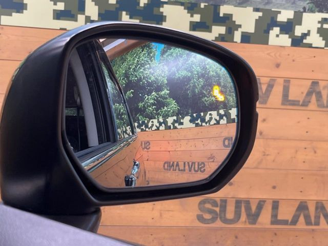 �y�u���C���h�X�|�b�g�C���t�H���[�V�����z���s���A�h�A�~���[�̎��p�ɂȂ�₷���ӏ��Ɍ㑱�Ԃ��ڋ߂���ƃT�C�h�~���[�t�߂Ɍx����\���A�h���C�o�[�ɒ��ӊ��N�����Ă���܂��B