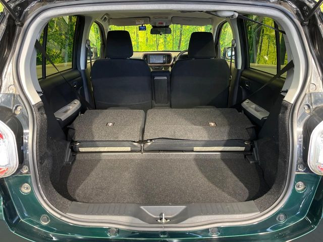 ���i�̂���������ʋ΁A���}���ɏ\���ȉ׎��X�y�[�X���m�ۂ��Ă���܂��B�Z�J���h�V�[�g��|���ƁA�傫�ȉו��̐ύڂ��\�ł���