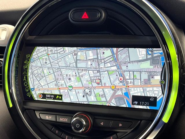 �������i�r:��̊��̂���i�r�́A����������ԓ������o���Ă���܂��B�I�[�f�B�I�@�\���[�����Ă���܂��̂ŁA�^�]�����y���߂܂���