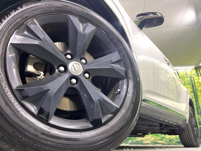 �y����18�C���`�A���~�z�C�[���z�O�ςɃ}�b�`���������A���~�z�C�[���𑕒����Ă���܂��B�e��ЊO�A���~�z�C�[����A�X�^�b�h���X�^�C�����戵�����Ă���܂��B���񂲑��k����������