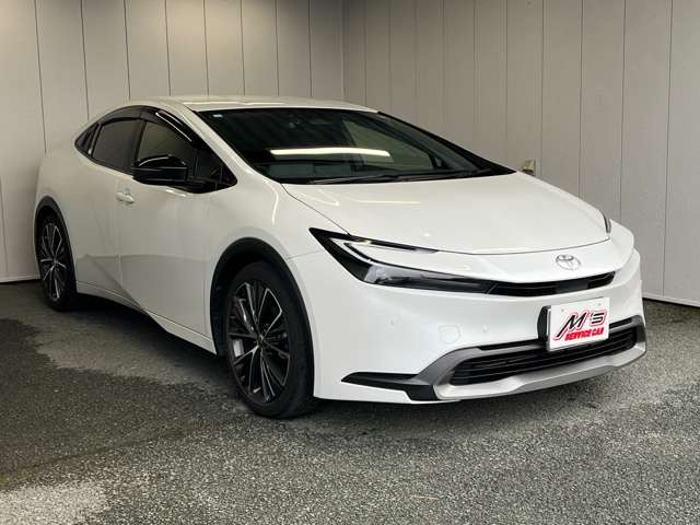 ���ʎԂ́u�T�[�r�X�J�[�G���Y �{�X�v�A�y�����Ԃ́u�T�[�r�X�J�[�G���Y �����X�v���炨�T�������܂��B