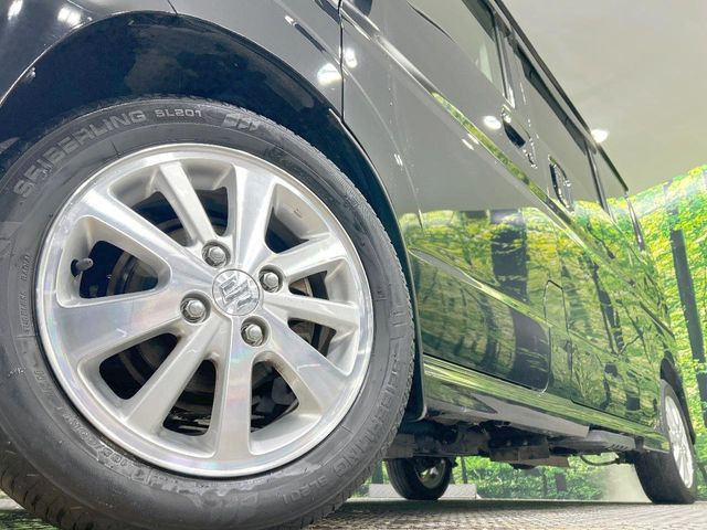 �y����14�C���`�A���~�z�C�[���z�O�ςɃ}�b�`���������A���~�z�C�[���𑕒����Ă���܂��B�e��ЊO�A���~�z�C�[����A�X�^�b�h���X�^�C�����戵�����Ă���܂��B���񂲑��k����������