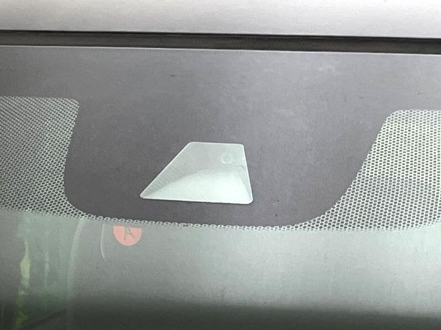 �y�z���_�Z���V���O�z���s���ɑO���̎ԗ�����F�����A�Փ˂������Ȏ��͌x��ƃu���[�L�ŏՓˉ���Ɣ�Q�y�����A�V�X�g�B�����S�Ƀh���C�u�����y���݂��������܂��B