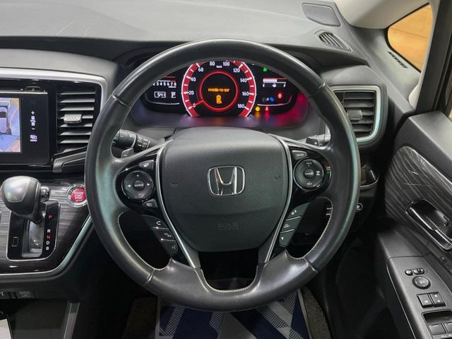 �y�����v�����X�e�A�����O�z�㎿�Ȋv���g�p���邱�ƂŁA��ɂ����������݂ƂĂ��^�]���₷���n���h���ł���