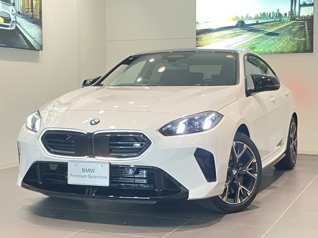 2シリーズグランクーペM235 xドライブ 4WD