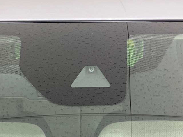 �y�G�}�[�W�F���V�[�u���[�L�z���s���ɑO���̎ԗ�����F�����A�Փ˂������Ȏ��͌x��ƃu���[�L�ŏՓˉ���Ɣ�Q�y�����A�V�X�g�B�����S�Ƀh���C�u�����y���݂��������܂��B