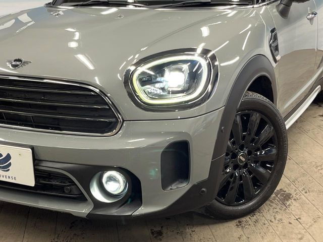 ��LED�w�b�h���C�g:��ԑ��s�����ǍD�Ȏ��E���m�ۂ����S���ĉ^�]�ł��鍂�P�xLED�w�b�h���C�g�𑕔�!�_�����x�������A����d�͂��}�����Ă��܂��B