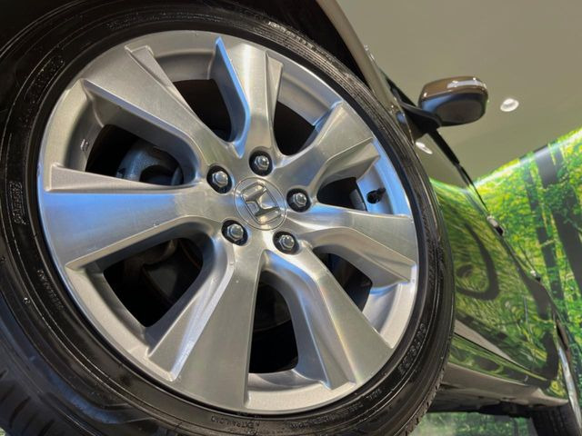 �y����17�C���`�A���~�z�C�[���z�O�ςɃ}�b�`���������A���~�z�C�[���𑕒����Ă���܂��B�e��ЊO�A���~�z�C�[����A�X�^�b�h���X�^�C�����戵�����Ă���܂��B���񂲑��k����������