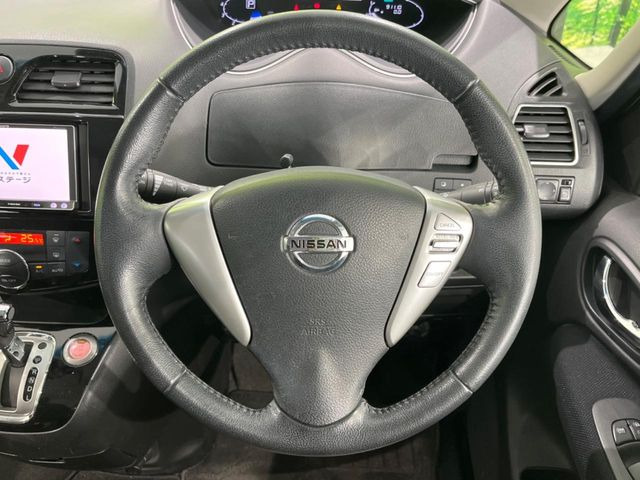 �y�����v�����X�e�A�����O�z�㎿�Ȋv���g�p���邱�ƂŁA��ɂ����������݂ƂĂ��^�]���₷���n���h���ł���