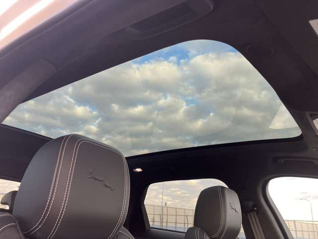 FペイスRダイナミック HSE 2.0L P400e 4WD