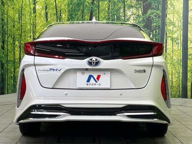 安心の最長10年・走行無制限保証(有償)をご用意。保証内容も充実はもちろん、無料点検&オイル交換や、年中無休の全国・24時間ロードサービスも付帯されておりますのでご安心下さい。