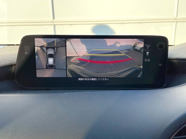 �y360&deg;�r���[���j�^�[�z��p�̃J�����ɂ��A�ォ�猩���낵���悤�Ȏ��_��360�x�N���}�̎��͂��m�F���邱�Ƃ��ł��܂����c�񒓎Ԃ╝�񂹎��Ɋ��􂵂Ă���܂���