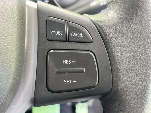 �y�N���[�Y�R���g���[���z�������H�����N���N���s�B�A�N�Z���𗣂��Ă���葬�x�ő��s���ł��A�������^�]���̕��S���y��!�����E�������ȒP�ȃX�C�b�`����Œ����ł��܂��B