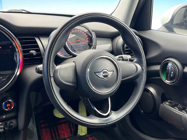 ���n���h�����̃X�������Ȃ��A���ꂢ�ȏ�Ԃ��ێ����Ă���܂��B�e�X�C�b�`���̓�����m�F�ς݂ł��B