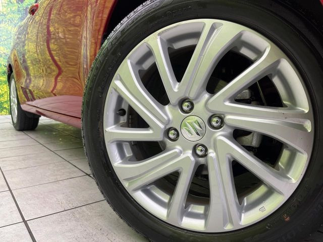 �y����15�C���`�A���~�z�C�[���z�O�ςɃ}�b�`���������A���~�z�C�[���𑕒����Ă���܂��B�e��ЊO�A���~�z�C�[����A�X�^�b�h���X�^�C�����戵�����Ă���܂��B���񂲑��k����������