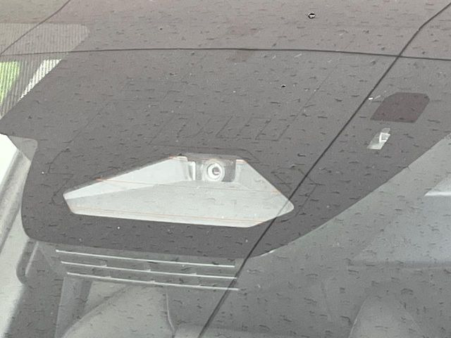 �y�g���^�Z�[�t�e�B�Z���X�z���s���ɑO���̎ԗ�����F�����A�Փ˂������Ȏ��͌x��ƃu���[�L�ŏՓˉ���Ɣ�Q�y�����A�V�X�g�B�����S�Ƀh���C�u�����y���݂��������܂��B